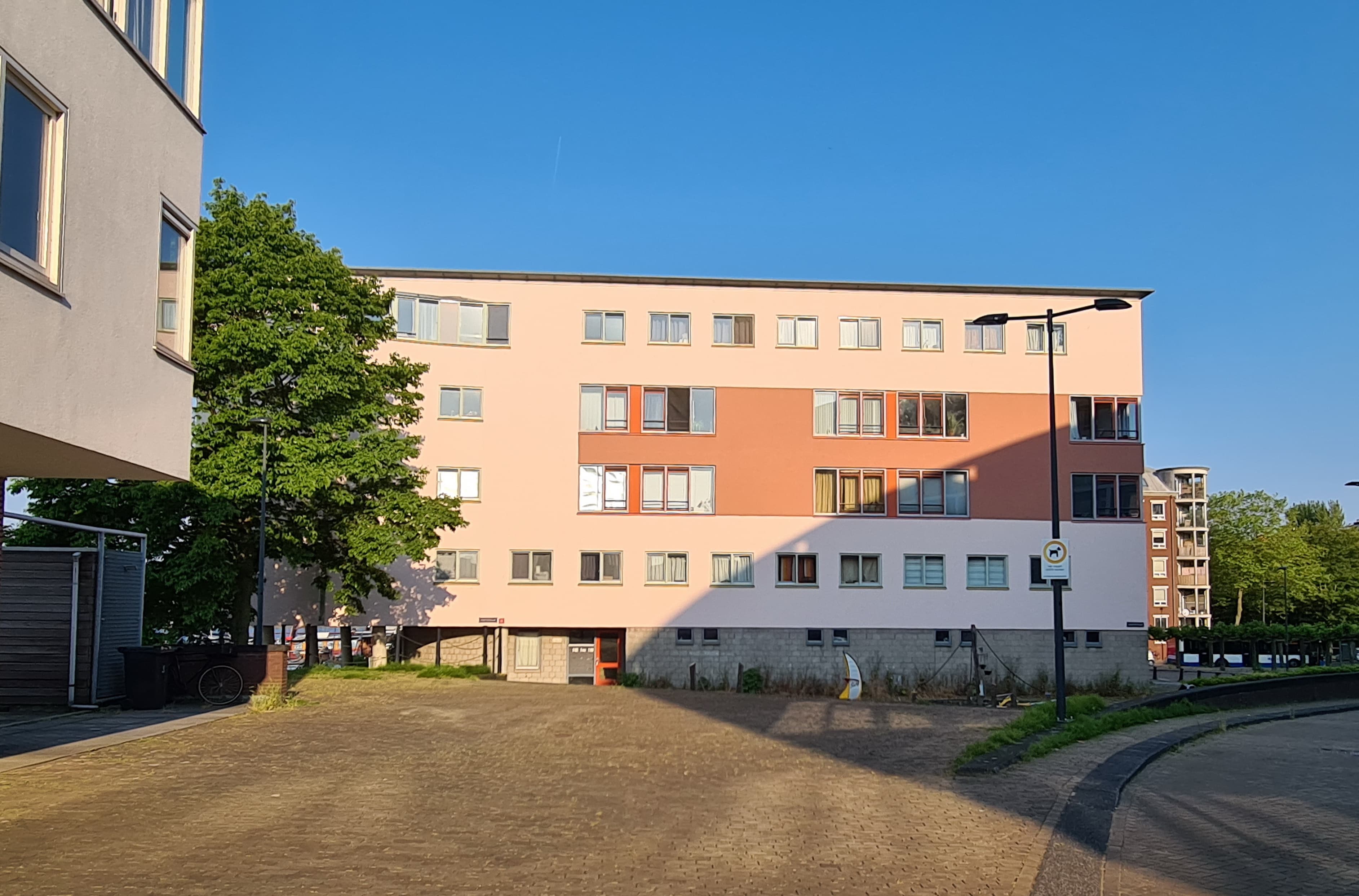 Residential apartment building on Venetiëstraat, Amsterdam, relevant to Dutch housing tax reform